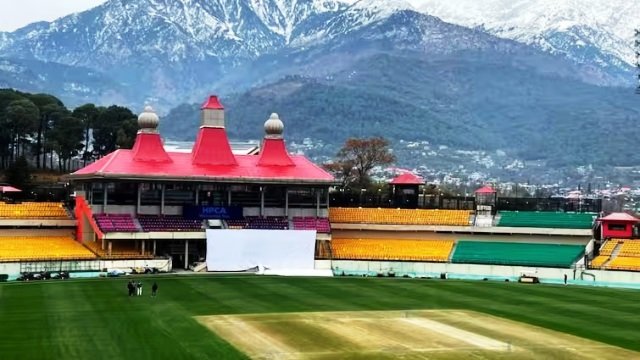 धर्मशाला स्टेडियम में कैसा रहेगा पिच का मिजाज, बारिश की संभावना के बीच टॉस रहेगा महत्वपूर्ण…