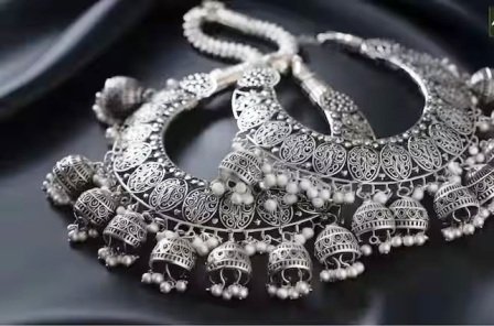 अभी और बढ़ेगी चांदी की चमक, 2 लाख रुपये तक पहुंच सकती है कीमत; आखिर क्यों बढ़ता जा रहा इसका भाव?