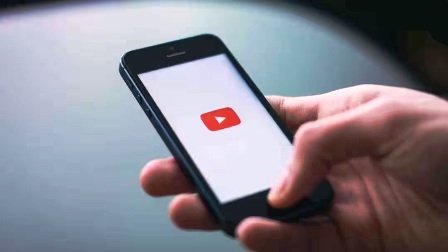 Youtube पर गोल्डन बटन मिलने के बाद कितनी होती है कमाई, इस पर कितना लगता है टैक्स?