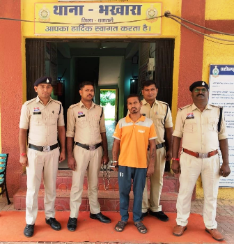 नायलॉन की रस्सी से गला घोंटकर हत्या, शव को फांसी पर लटकाकर आत्महत्या दर्शाने का प्रयास – मर्ग जांच में खुला हत्या का राज….
