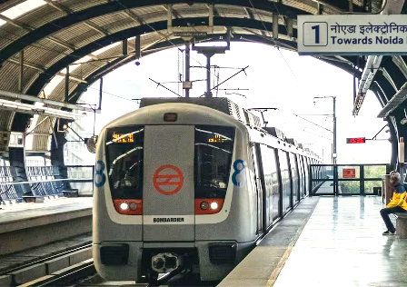 एक घंटे में कितना पैसा कमाती है दिल्ली मेट्रो, किसके खाते में जाती है ये रकम? एक घंटे में कितना पैसा कमाती है दिल्ली मेट्रो, किसके खाते में जाती है ये रकम?