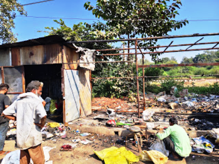 धमतरी रेलवे स्टेशन के पास दुकानों में चोरी के बाद लगाई आग, कबाड़ी दुकान को 60 हजार का नुकसान…