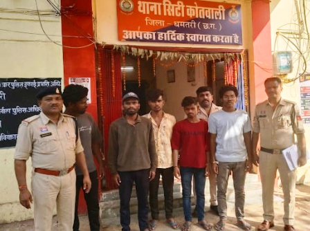 धमतरी के टिकरापारा में घर में घुसकर तलवार-लाठी से हमला, 5 आरोपी गिरफ्तार; जेल भेजे गए…