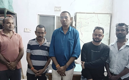 धमतरी: नगरी में जुआ खेलते 5 आरोपी गिरफ्तार, 15,800 रुपये नकद और 52 पत्ती ताश जब्त… धमतरी: नगरी में जुआ खेलते 5 आरोपी गिरफ्तार, 15,800 रुपये नकद और 52 पत्ती ताश जब्त…
