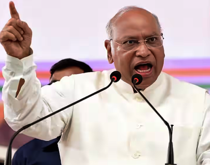 ‘शुरुआत आप लोगों ने की..’. खरगे के बाप वाले बयान पर आया कांग्रेस के असम प्रभारी का बयान… ‘शुरुआत आप लोगों ने की..’. खरगे के बाप वाले बयान पर आया कांग्रेस के असम प्रभारी का बयान…