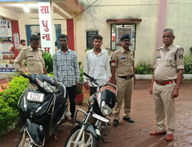 हथियार दिखाकर लूट करने वाले गिरोह का पर्दाफाश, 2 बालिग आरोपी गिरफ्तार और 2 नाबालिग संरक्षण में…