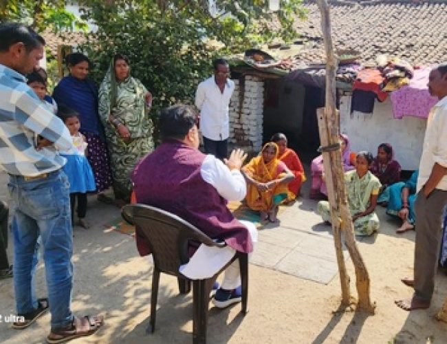 आशाबाई के निवेदन पर महापौर रोहरा पहुंचे घर, पट्टा और पीएम आवास दिलाने का भरोसा…