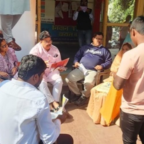 सभी वार्डों से आए लोग, महापौर ने सुनी समस्याएँ; कई मामलों का मौके पर समाधान…