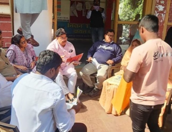 सभी वार्डों से आए लोग, महापौर ने सुनी समस्याएँ; कई मामलों का मौके पर समाधान…