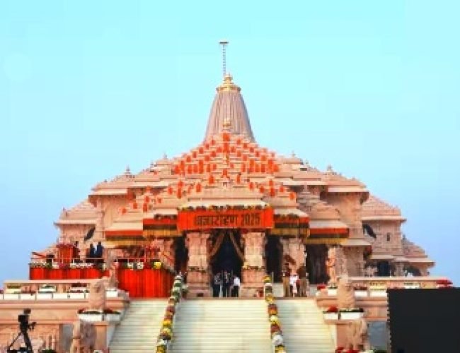 राम मंदिर में 44 द्वार और 18 दरवाजे, जानें इसमें क्या होता है अंतर?