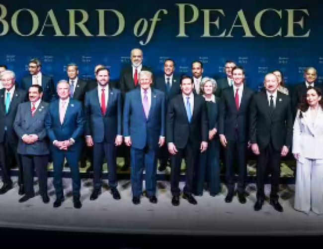 ट्रंप ने किया इशारा तो तुरंत कुर्सी से खड़े हो गए शहबाज शरीफ, जलील करते हुए बोले- ‘पीएम मोदी मेरे…’