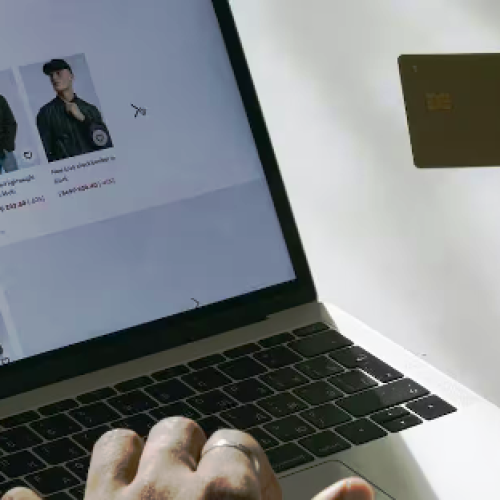 ऑनलाइन शॉपिंग में एक ही सामान के दो अलग दाम क्यों, जानें MRP के साथ छेड़छाड़ पर क्या है सजा?