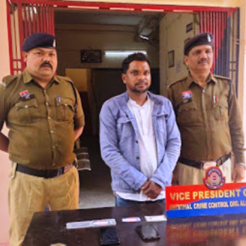 फर्जी आईडी कार्ड व “नेशनल क्राइम कंट्रोल” का बोर्ड लगाकर घूम रहा युवक गिरफ्तार…