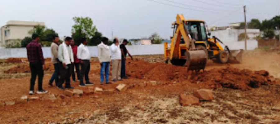 अवैध प्लॉटिंग पर प्रशासन की बड़ी कार्रवाई, जेसीबी से ध्वस्त किया गया निर्माण…