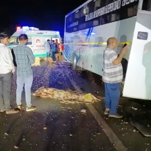 CG NH-30 पर भीषण हादसा, चालक को झपकी आने से खड़े ट्रक से टकराई बस, कंडक्टर की मौत, दर्जनभर यात्री घायल…