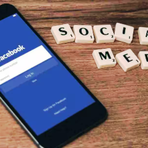 सोशल मीडिया से बच्चों पर बढ़ रहा इस बीमारी का खतरा! नई रिपोर्ट में हुआ गया हैरान करने वाला खुलासा…