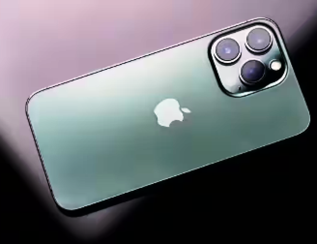 iPhone यूजर्स सावधान! एक क्लिक की गलती और फोन बन सकता है जासूस, खतरनाक स्पाइवेयर का बड़ा खुलासा…