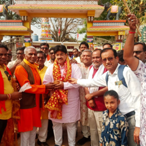 चार बसों में सवार होकर 200 श्रद्धालु पहुँचे तुरतुरिया धाम — नवरात्र पर धीवर समाज की सामूहिक तीर्थयात्रा….