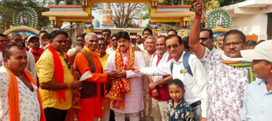 चार बसों में सवार होकर 200 श्रद्धालु पहुँचे तुरतुरिया धाम — नवरात्र पर धीवर समाज की सामूहिक तीर्थयात्रा….