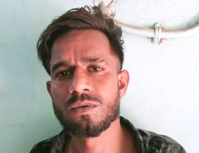 धमतरी पुलिस की सख्ती जारी: आदतन बदमाश कृष्णा नायक उर्फ बिट्टू जिला बदर…