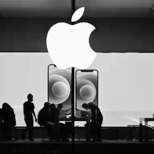 ऐप्पल की 50वीं एनिवर्सरी का जश्न, iPhone 17 और MacBook Air पर मिल रही छप्परफाड़ छूट…