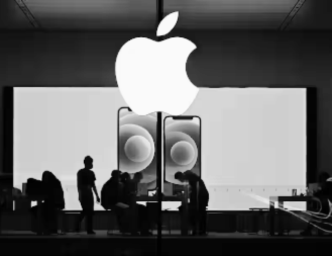ऐप्पल की 50वीं एनिवर्सरी का जश्न, iPhone 17 और MacBook Air पर मिल रही छप्परफाड़ छूट…