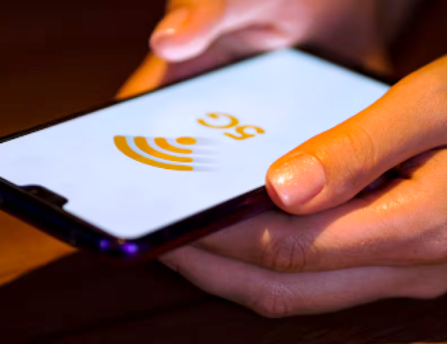 Tech Tips: फोन पर यूज कर रहे हैं 5G hotspot? इस सेटिंग से तूफान जैसी हो जाएगी इंटरनेट स्पीड…