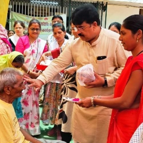आयुष्मान आरोग्य मंदिर में बुजुर्गों का सम्मान कर, स्वास्थ्य जांच किया गया…