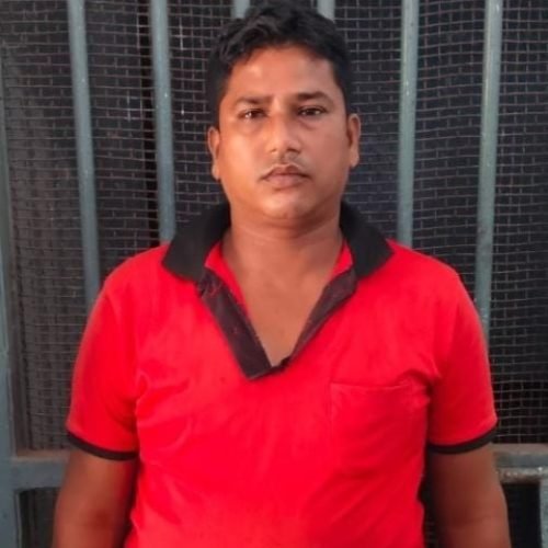 छोटा हाथी में कुरकुरे,चिप्स,बिस्किट के आड़ में अवैध रूप से देशी शराब रखकर,किया जा रहा था बिक्री….