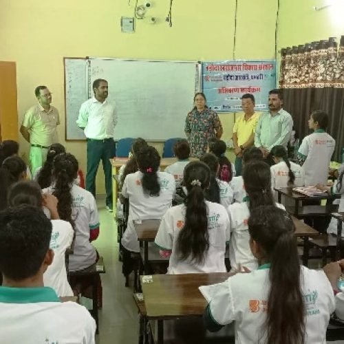 समापन कार्यक्रम में पहुंचे कलेक्टर मिश्रा, प्रशिक्षण अवधि बढ़ाने के लिए सकारात्मक कार्यवाही करने किया आश्वस्त…