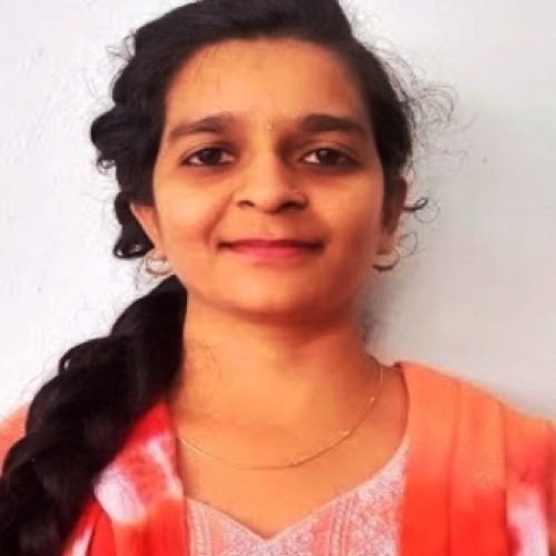 आखिर क्या वजह है कि कॉलेज की महिला प्रोफेसर ने फांसी लगाकर खुदकुशी कर ली….