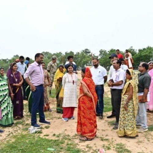 कोलियारी-खरेंगा मार्ग निर्माणः कलेक्टर मिश्रा ने का किया निरीक्षण, काम में तेजी लाने के दिये निर्देश…