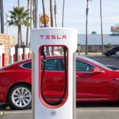 गुरुग्राम में टेस्ला का पहला चार्जिंग स्टेशन शुरू, अब सिर्फ 15 मिनट में चार्ज होगी आपकी कार…