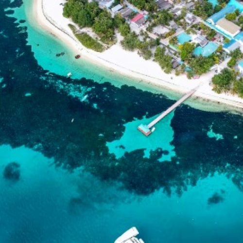 केमैन आइलैंड्स में जॉब कर होगी तगड़ी कमाई, जानें वहां के 50 हजार भारत में कितने?