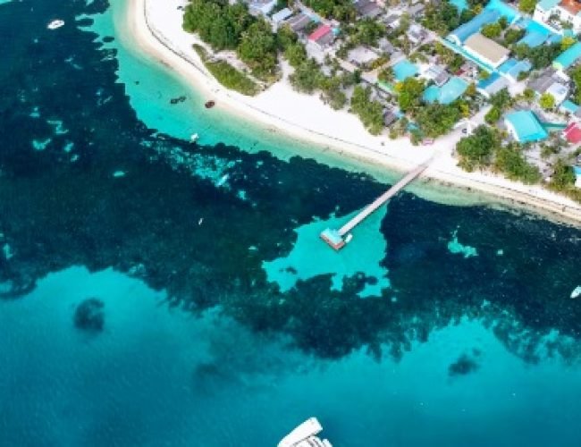 केमैन आइलैंड्स में जॉब कर होगी तगड़ी कमाई, जानें वहां के 50 हजार भारत में कितने?