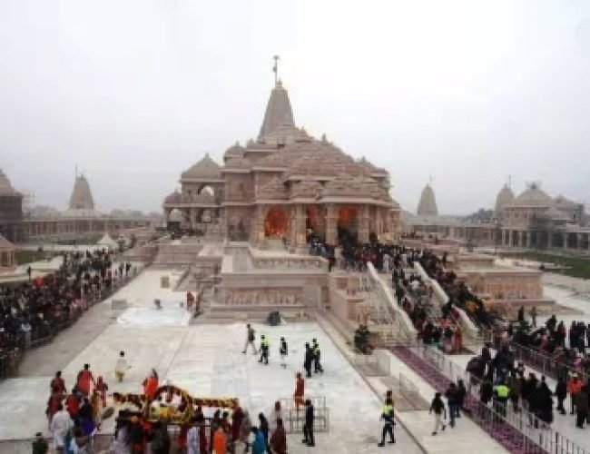 Ayodhya Ram Mandir: राम मंदिर में नमाज पढ़ने वाला शख्स हिरासत में, इस मामले में कितना हो सकती है सजा?
