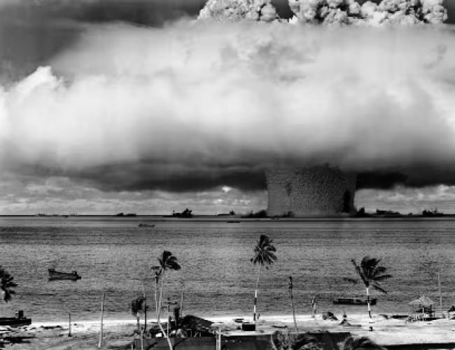 एक परमाणु बम फटने पर कितनी गर्मी पैदा होती है, कैसे होती है तबाही की शुरुआत?