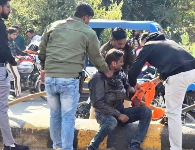 दंतेवाड़ा में DSP पर जानलेवा हमला, पुरानी रंजिश में युवक-युवती ने मारा चाकू….