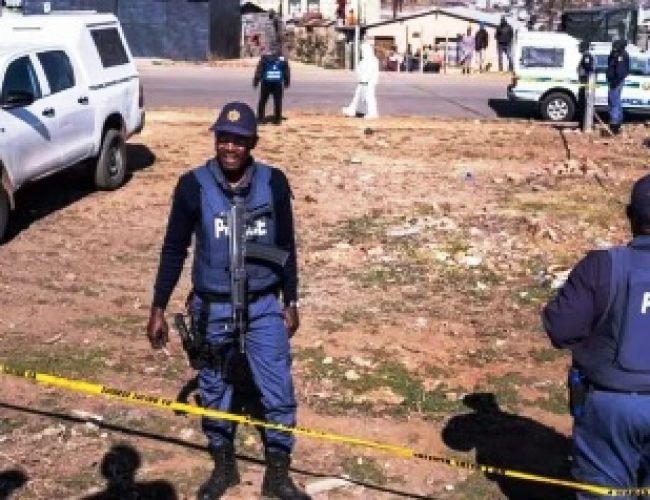 साउथ अफ्रीका के जोहान्सबर्ग में मास शूटिंग, बार में घुसकर लोगों को गोलियों से भूना, कम से कम 9 की मौत…