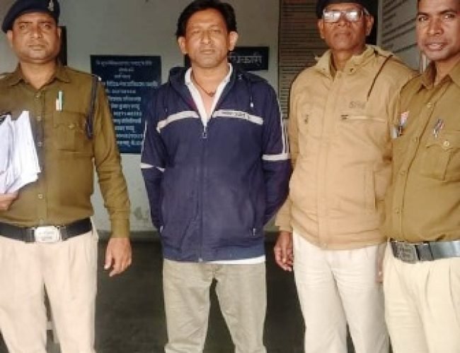 धमतरी में नशे पर सख्त कार्रवाई: कचना से अवैध शराब जब्त, कुरूद में 3 चखना ठेले संचालक पकड़े गए….