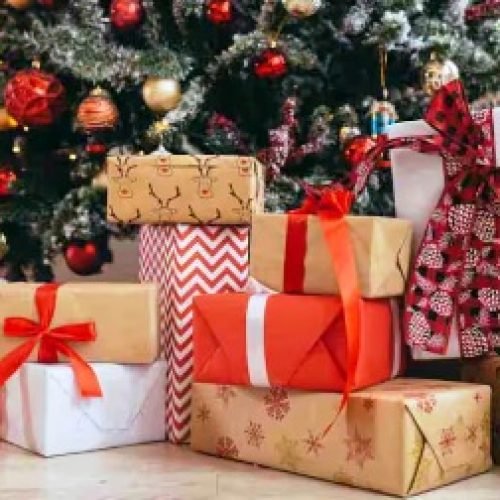 Secret Santa के लिए क्या दें? 1000 रुपये से कम के ये गैजेट्स बना देंगे आपको स्टार…