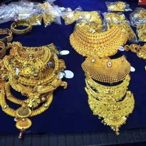 10 ग्राम गोल्ड खरीदने में डेढ़ लाख के ऊपर खर्च! 2026 में सोने की कीमत पर एक्सपर्ट्स ने ये क्या कह दिया?