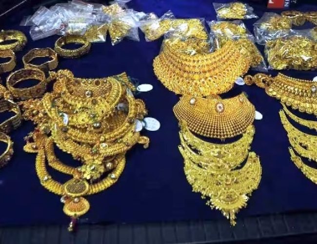 10 ग्राम गोल्ड खरीदने में डेढ़ लाख के ऊपर खर्च! 2026 में सोने की कीमत पर एक्सपर्ट्स ने ये क्या कह दिया?