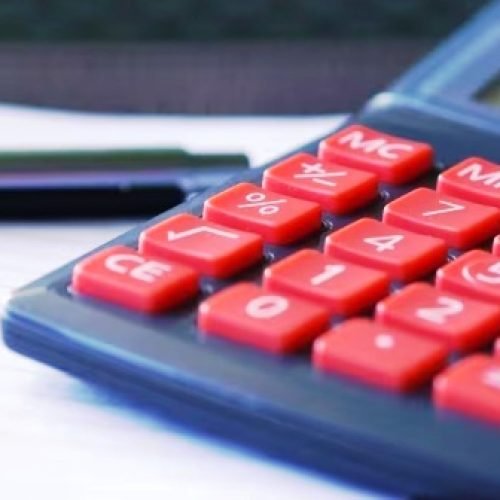 8th Pay Commission: क्या जनवरी की सैलरी में जुड़कर आएगा 8वें वेतन आयोग का पैसा, जान लीजिए कितनी बढ़ जाएगी सैलरी?