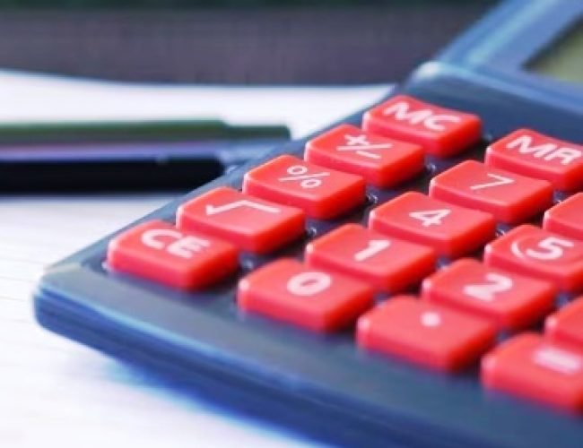 8th Pay Commission: क्या जनवरी की सैलरी में जुड़कर आएगा 8वें वेतन आयोग का पैसा, जान लीजिए कितनी बढ़ जाएगी सैलरी?