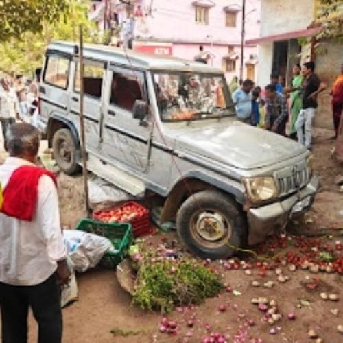 धमतरी: सब्जी बेच रही महिलाओं पर बोलेरो चढ़ी, जिला अस्पताल में इलाज जारी…