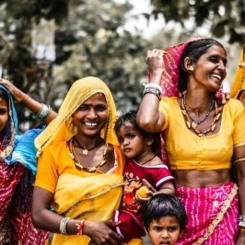 भारत के इस राज्य में फॉलो होता है अजीब रिवाज, यहां डंडे से पतियों की पिटाई करती हैं महिलाएं….