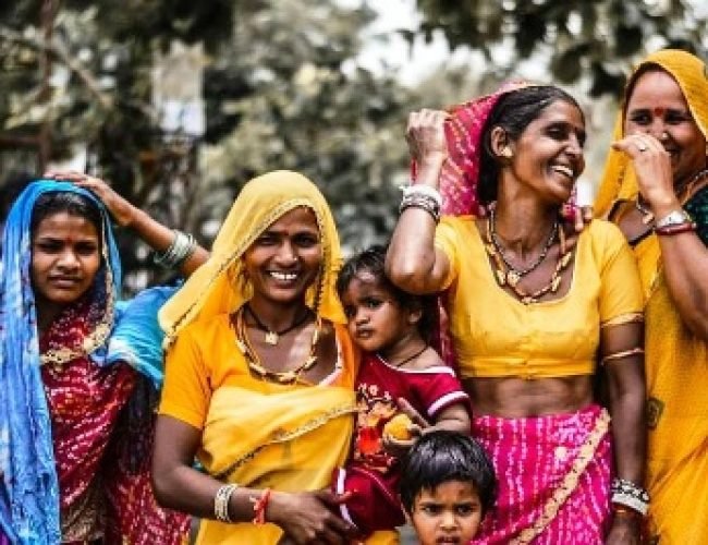 भारत के इस राज्य में फॉलो होता है अजीब रिवाज, यहां डंडे से पतियों की पिटाई करती हैं महिलाएं….