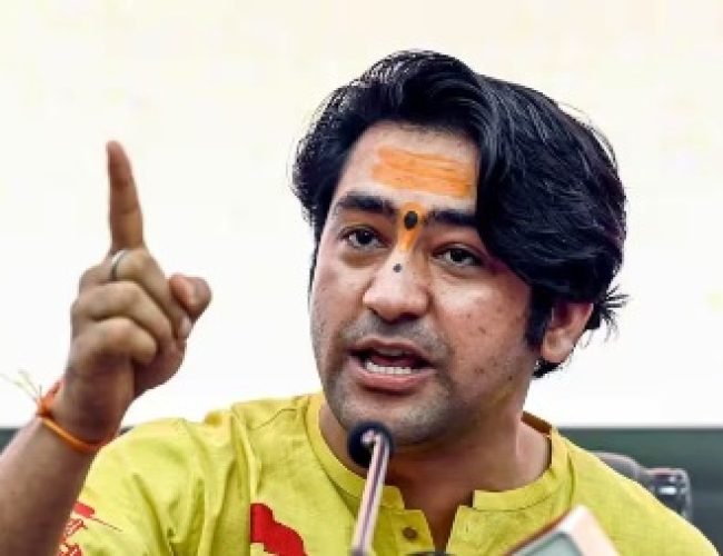 बांग्लादेश में हिंदुओं की हत्या पर धीरेंद्र शास्त्री बोले, ‘अगर कोई कदम नहीं उठाया गया तो…’