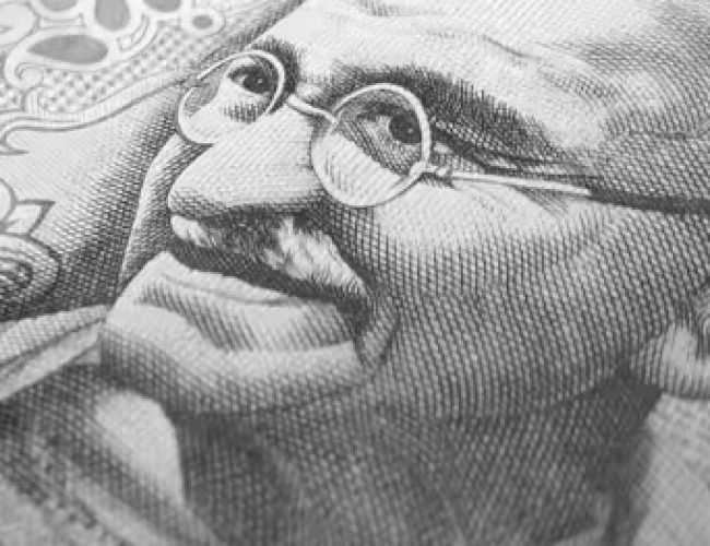 स्विट्जरलैंड में कितनी हो जाती है भारत के रुपये की वैल्यू, जानें 10000 वहां कितने हो जाएंगे?